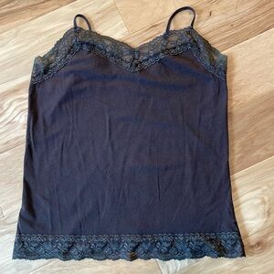 Van Heusen Lace Trimmed Tank Top. Large.
